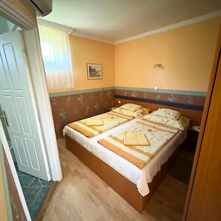 Budai Apartmanhaz Apartment *