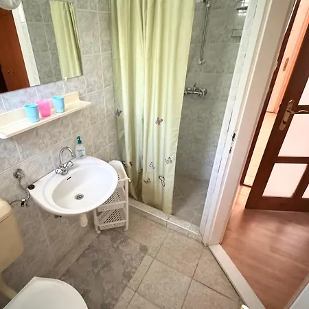 Budai Apartmanhaz شقة