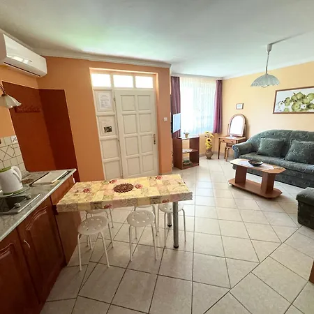 Budai Apartmanhaz *